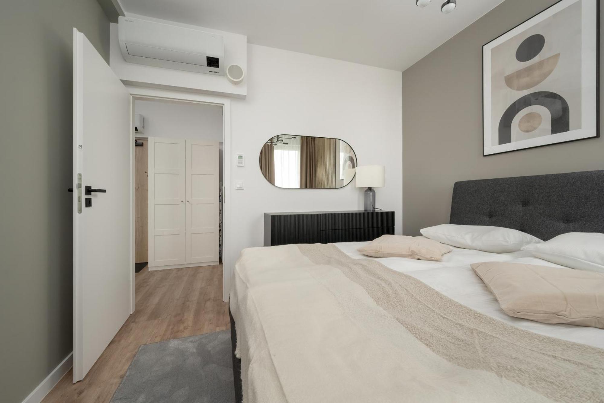 Apartamenty Zwycieska Z Klimatyzacja, Free Garage Wroclaw By Noclegi Renters Экстерьер фото